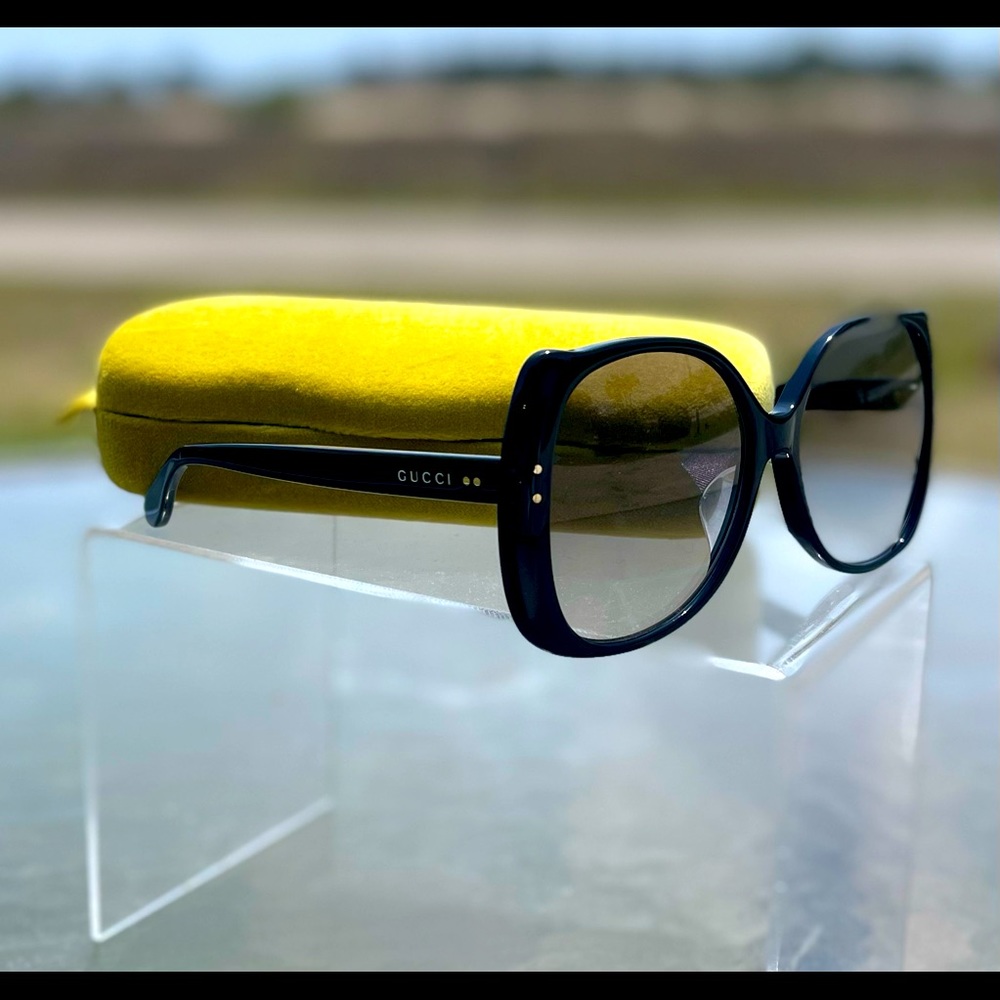 This beautiful sunglasses is perfectly for summer (square )